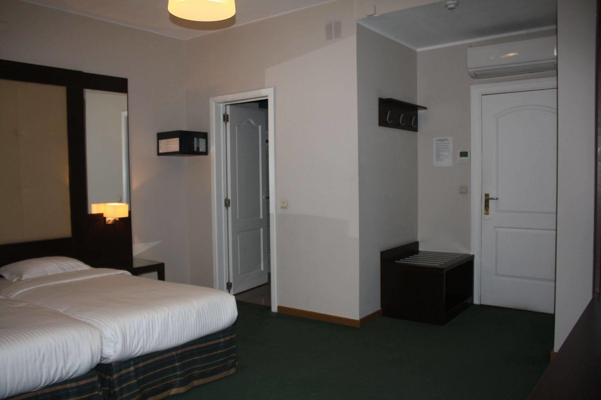 Hotel Plasky Schaerbeek Kültér fotó
